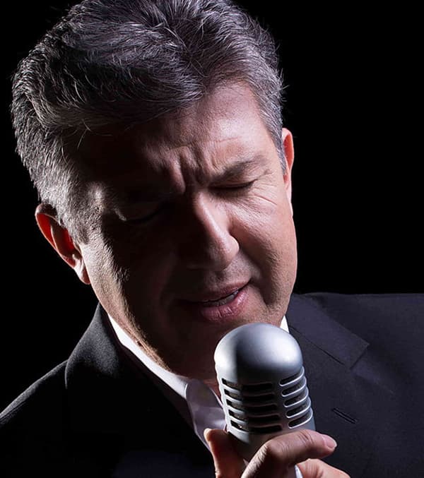 Héctor Bannon Músico Cantante Guitarrista