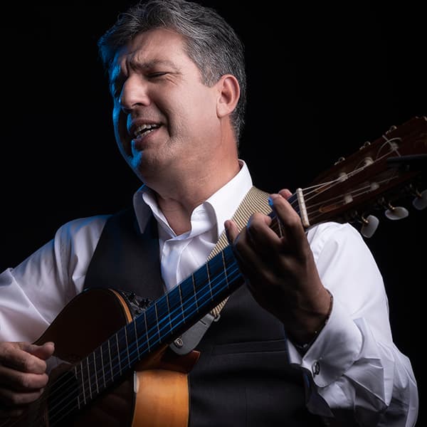 Hector Bannon Músico - cantante - Guitarrista para Bodas